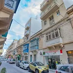 Modern & Charming 1-bedroom Flat In Jvas1-1 Apartment