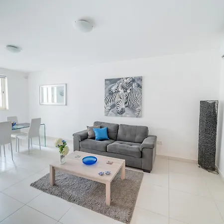 Appartement Modern & Charming 1-bedroom Flat In Jvas1-1 *