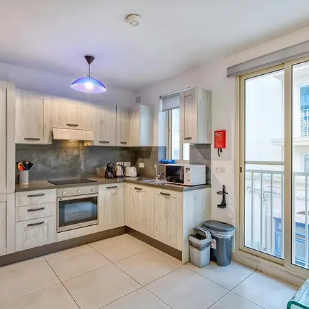 Modern & Charming 1-bedroom Flat In Jvas1-1 아파트
